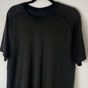 Lululemon Men’s dark brown Large Metal Vent tech tee